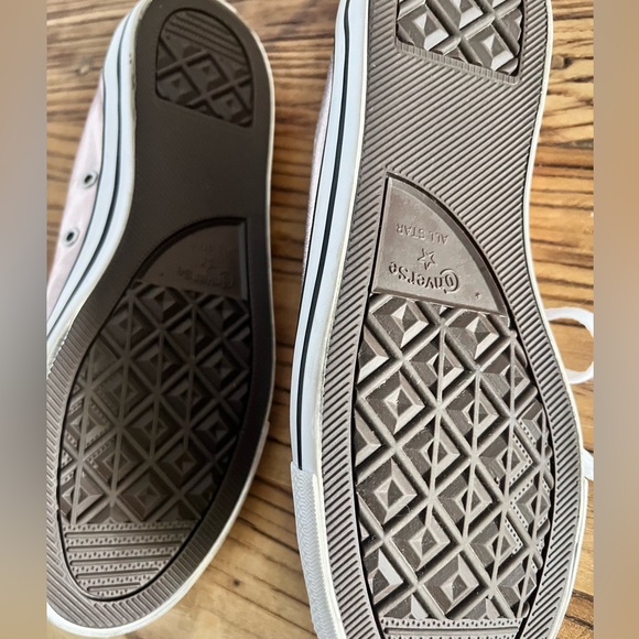 Women’s Converse Chuck Taylor Classic Rose Gold Sneakers (US Sz 9 / UK Sz 6.5) - Picture 5 of 5